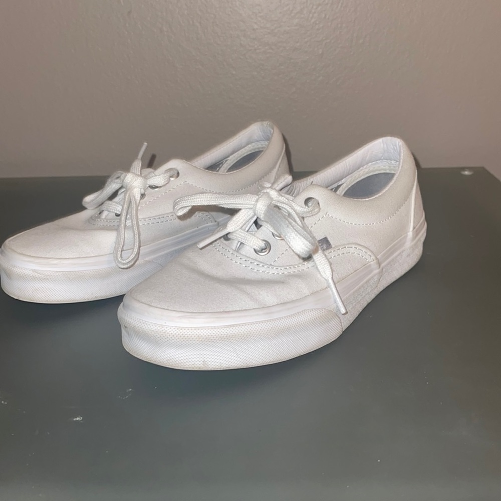 Barely Worn White Vans Size 6✨